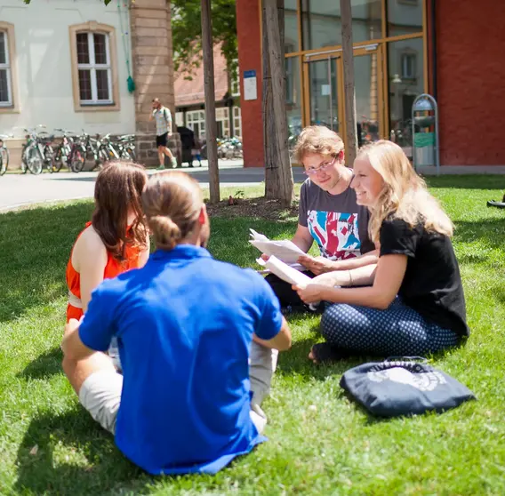 Burgershof Studierende an der Uni Bamberg 